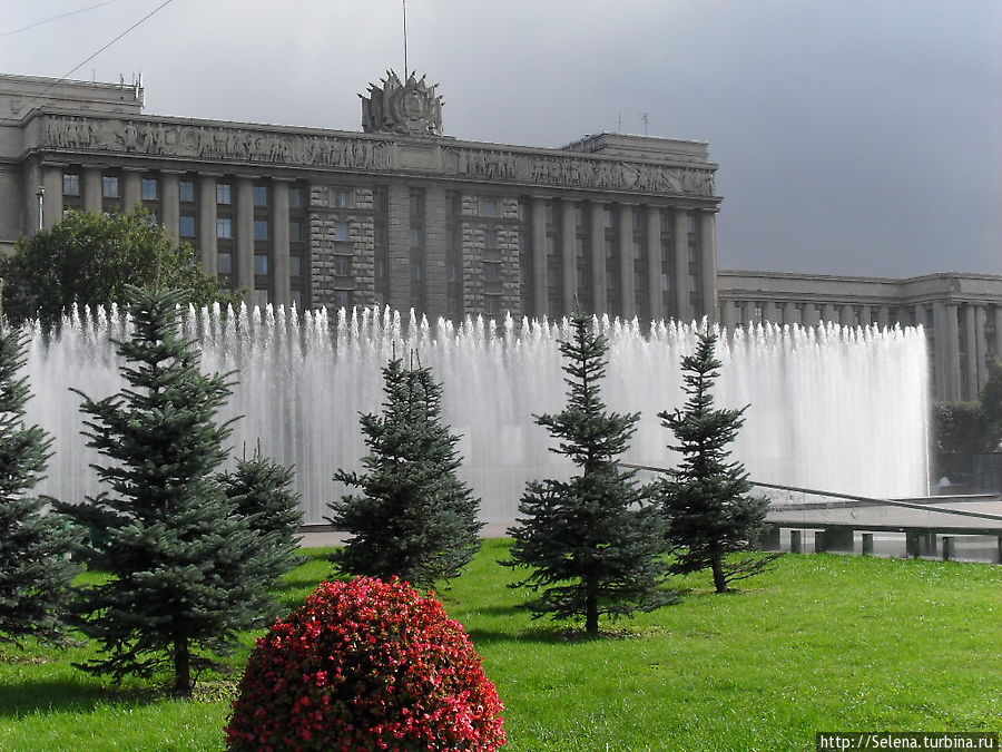 Вокруг фонтанов Санкт-Петербург, Россия