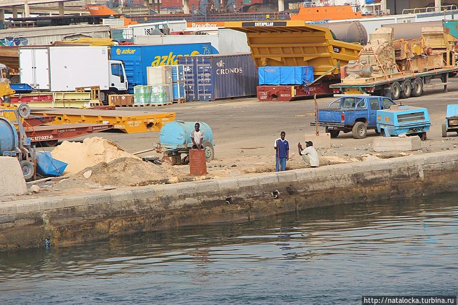 Барк Седов. Как встречают корабли... Дакар, Сенегал Барк Седов. Как встречают корабли... Дакар, Сенегал