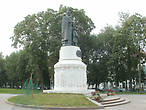 Памятник Великой княгине Ольге.