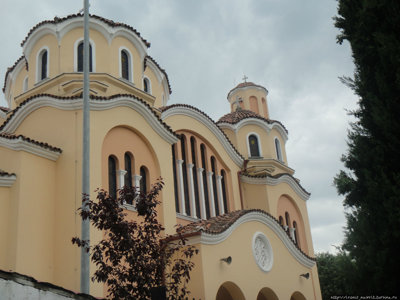 Шкодер. Замурованные женщины и герои, разлитые по бутылкам Шкодер, Албания Шкодер. Замурованные женщины и герои, разлитые по бутылкам Шкодер, Албания