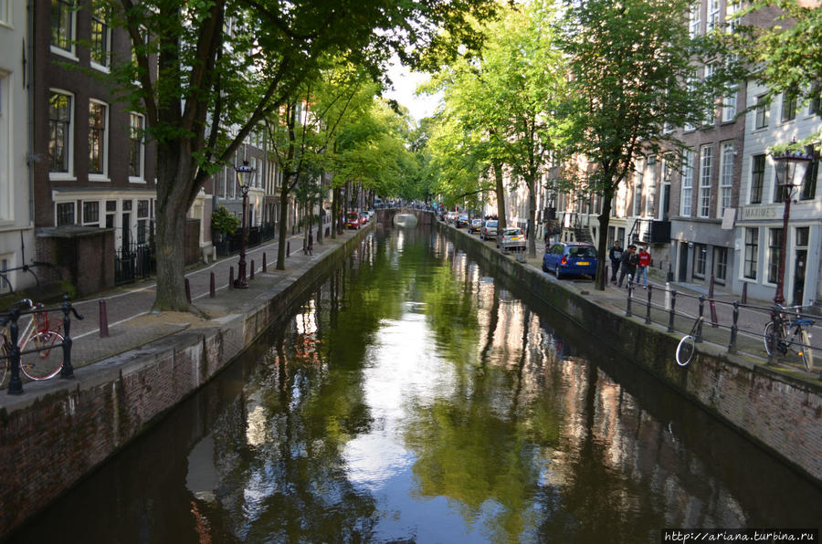 Зеркало канала Амстердам, Нидерланды
