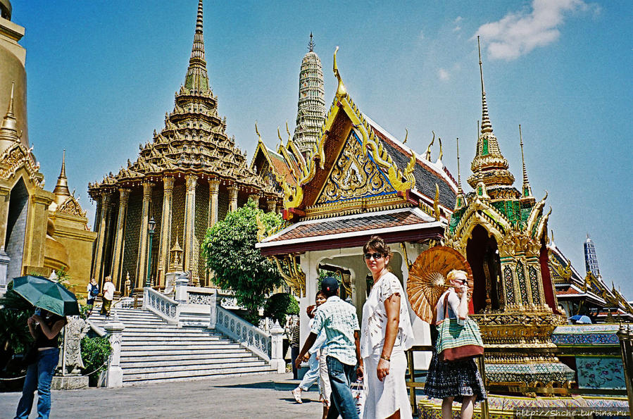 тут я практически ничего уже не помню, потму, просто предлагаю визуально посмотреть эту шокирующе-яркую красоту Бангкок, Таиланд