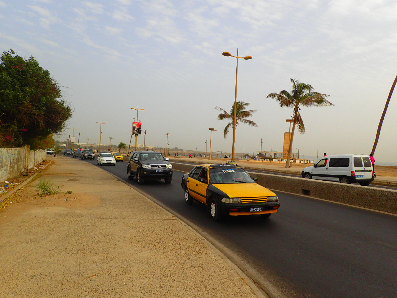 Прогулка по прибрежной  улице Корниш в Дакаре Дакар, Сенегал