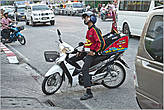 Ездить на мотоцикле при таком движении, как в Паттайе, — это — подвиг. Но местные жители совершают его каждый день...
*
