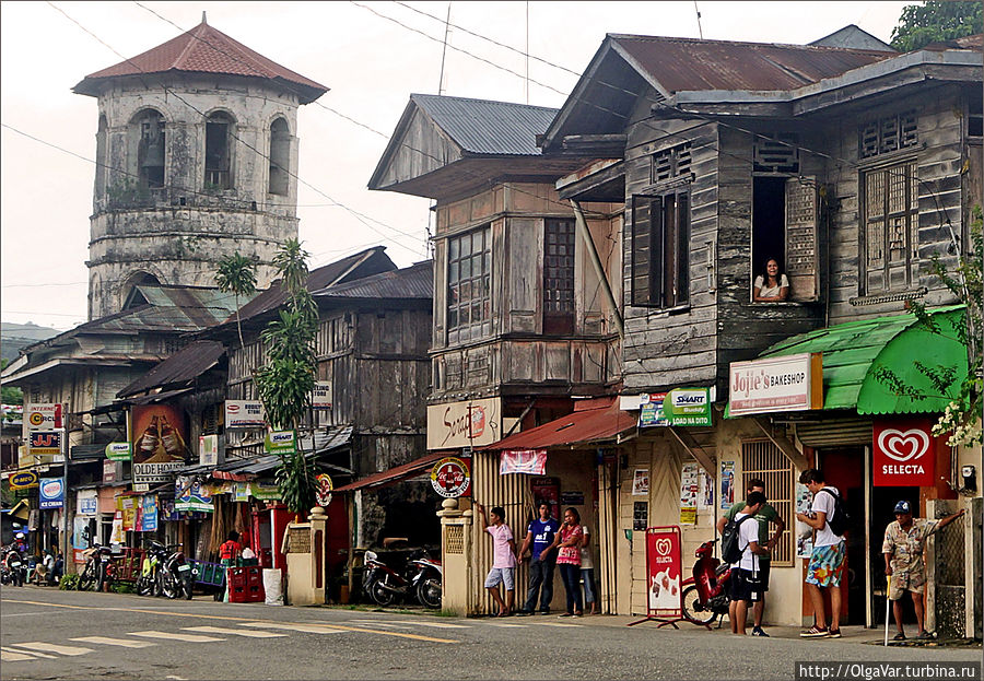 *На центральной улице Лобока веяло стариной... Остров Бохол, Филиппины