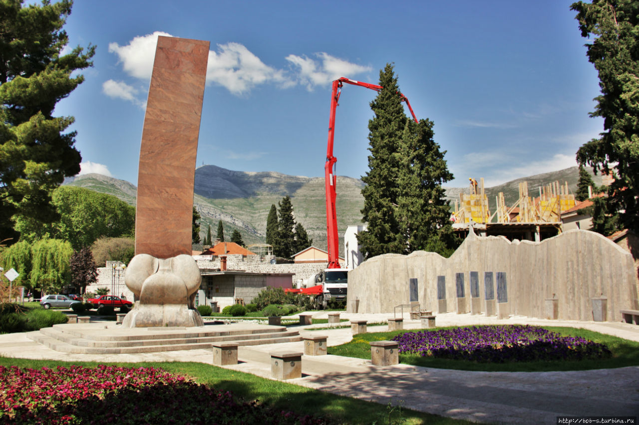Монумент Защитникам Требинье во время Боснийской войны Требинье, Босния и Герцеговина