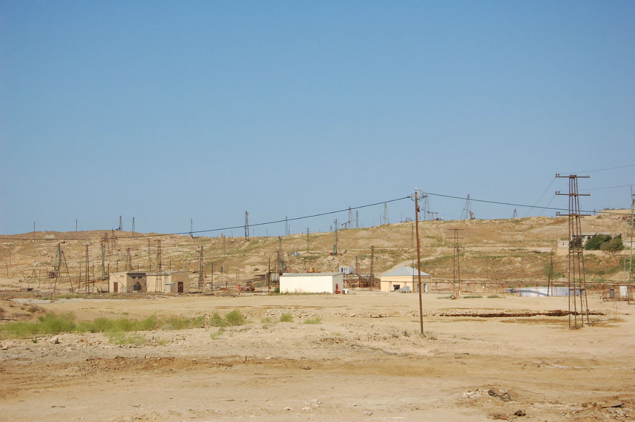 Добыча нефти Апшеронский район, Азербайджан