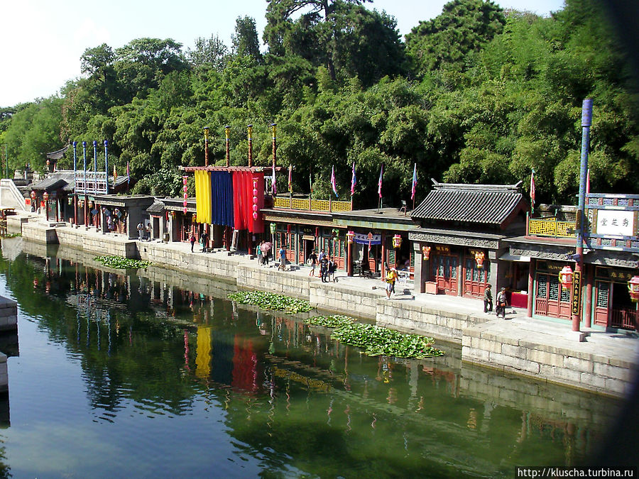 Ряды торговцев были прямо во дворце Ряды торговцев были прямо во дворце