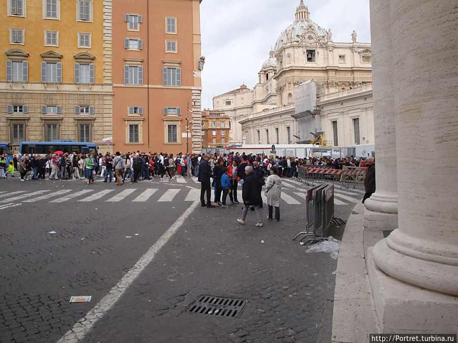 22 мая 2013 года. Рим. Так встречают Папу Римского. Рим, Италия 22 мая 2013 года. Рим. Так встречают Папу Римского. Рим, Италия