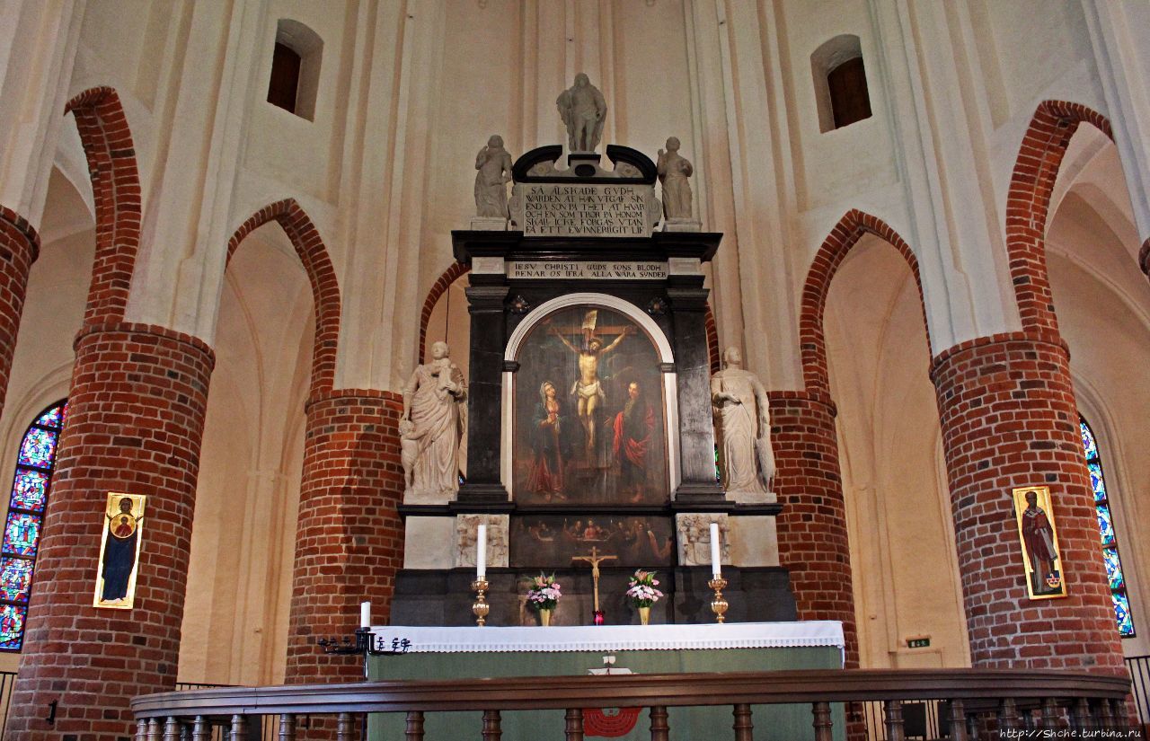 Церковь Святого Николая Хальмстад, Швеция
