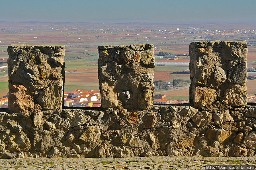 Замок мельничного жернова Консуэгра, Испания