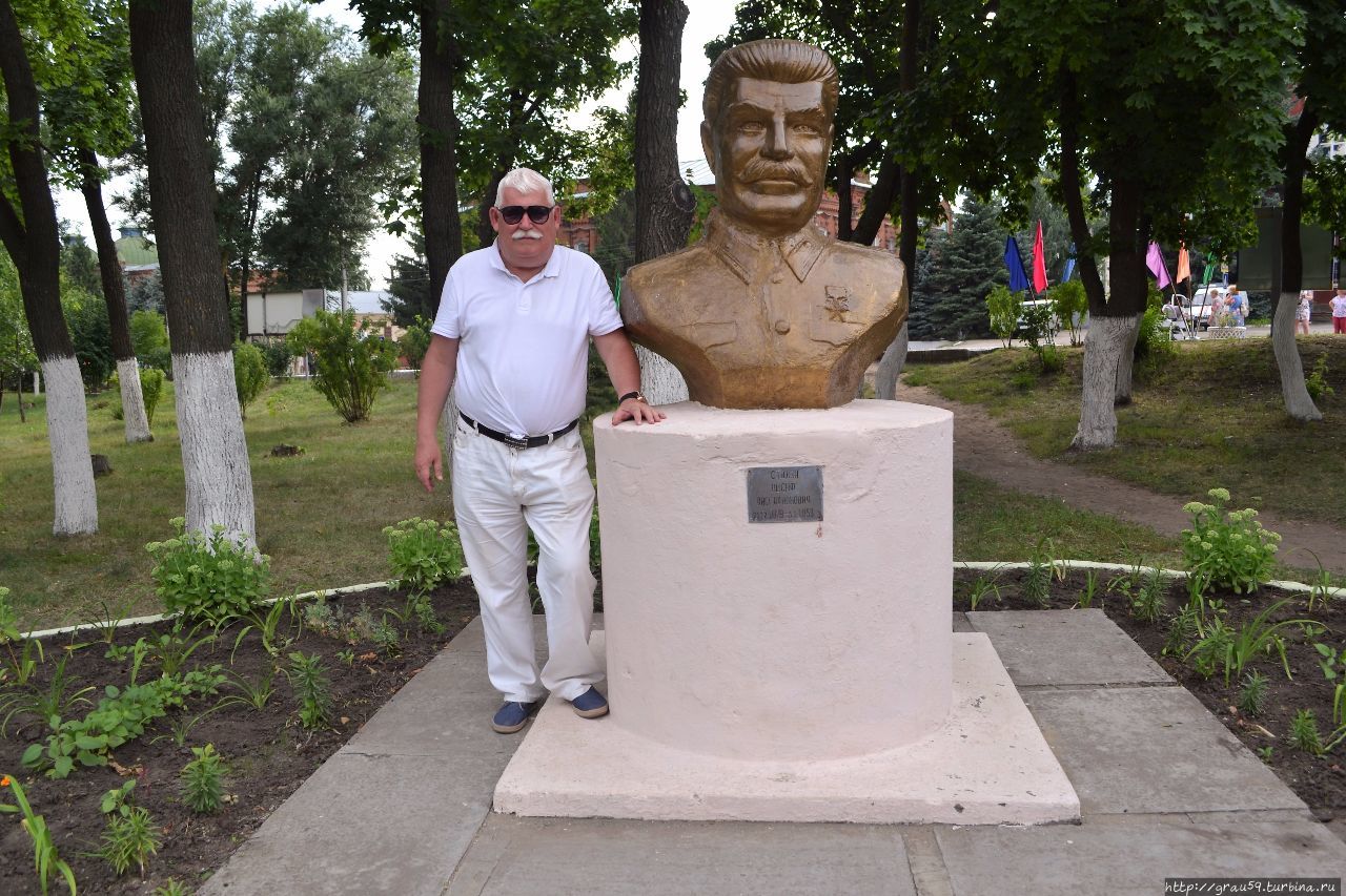 Памятник И.В. Сталину Пенза, Россия