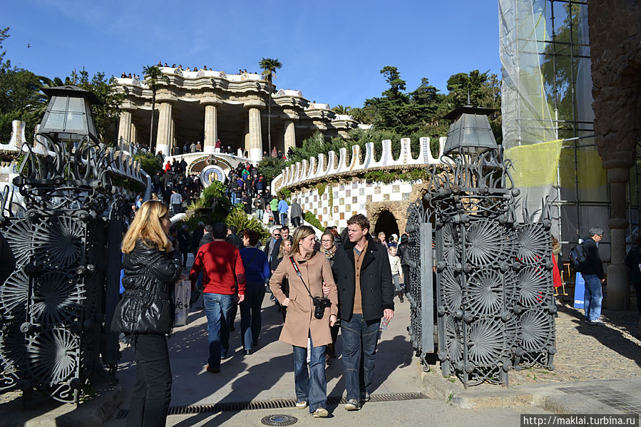 Главный вход в парк. Главный вход в парк.