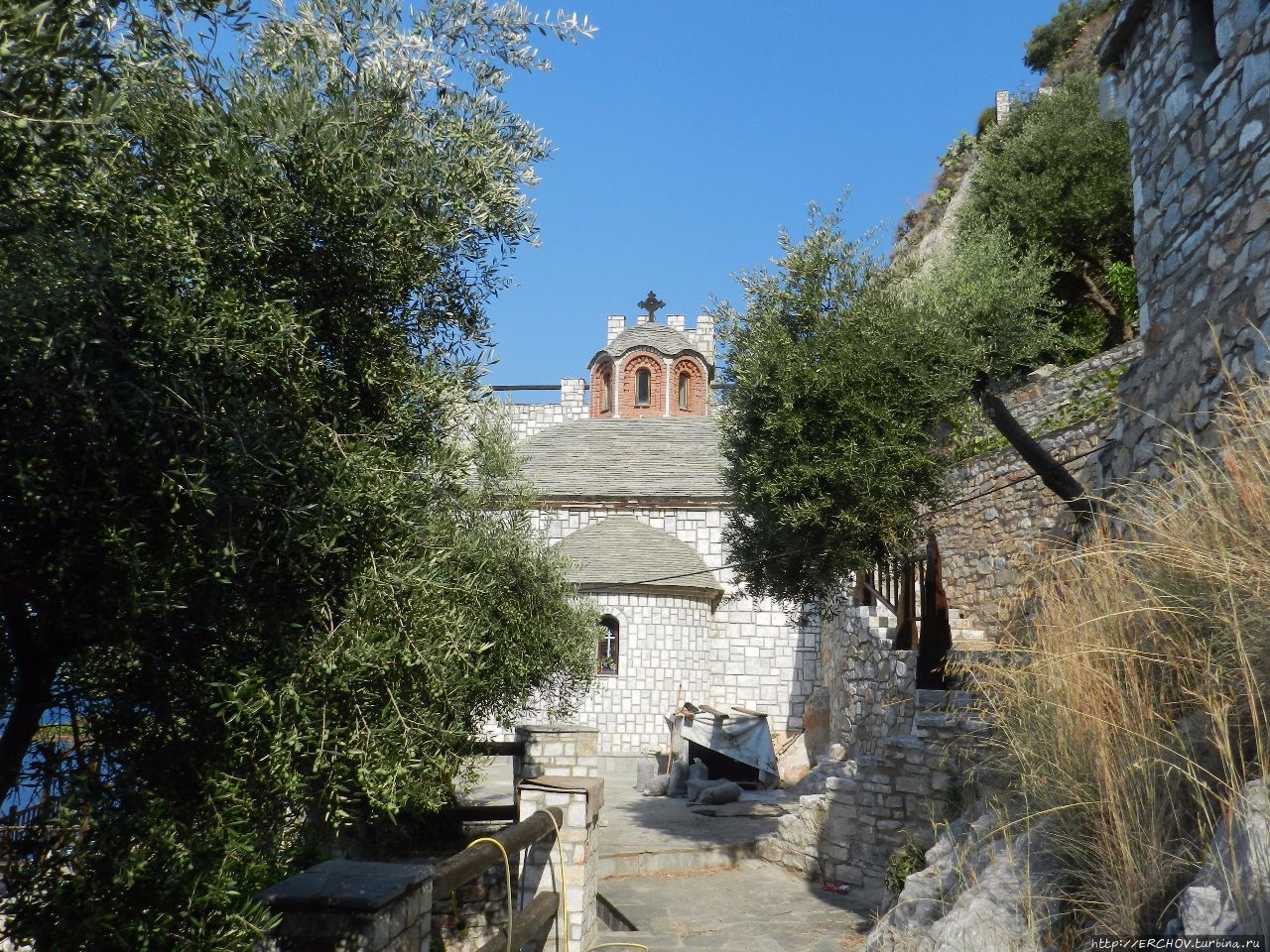 У Старца Автономное монашеское государство Святой Горы Афон, Греция