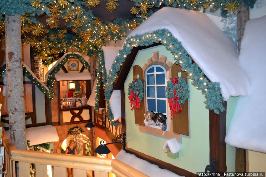 Магазин рождественских украшений и товаров Рикевир, Франция