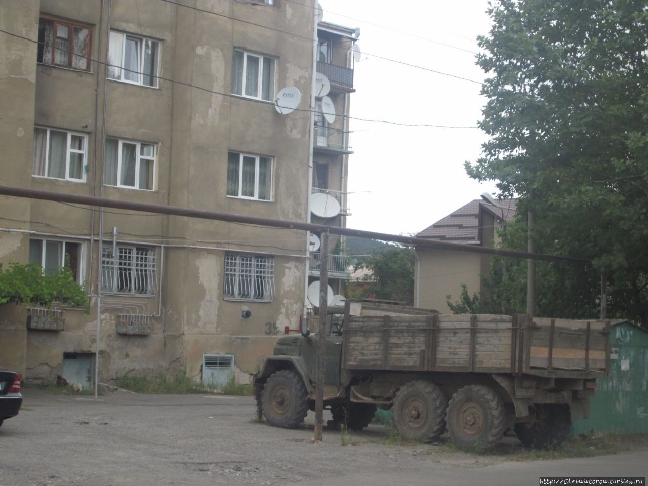 Прогулка по бедноватому городу в центре Грузии Хашури, Грузия