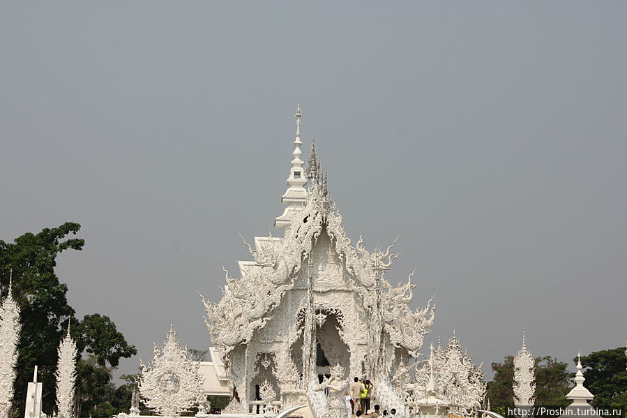 Чианграй, 5-й день, Ват Ронг Кун (Wat Rong Koon) Чианграй, Таиланд Чианграй, 5-й день, Ват Ронг Кун (Wat Rong Koon) Чианграй, Таиланд