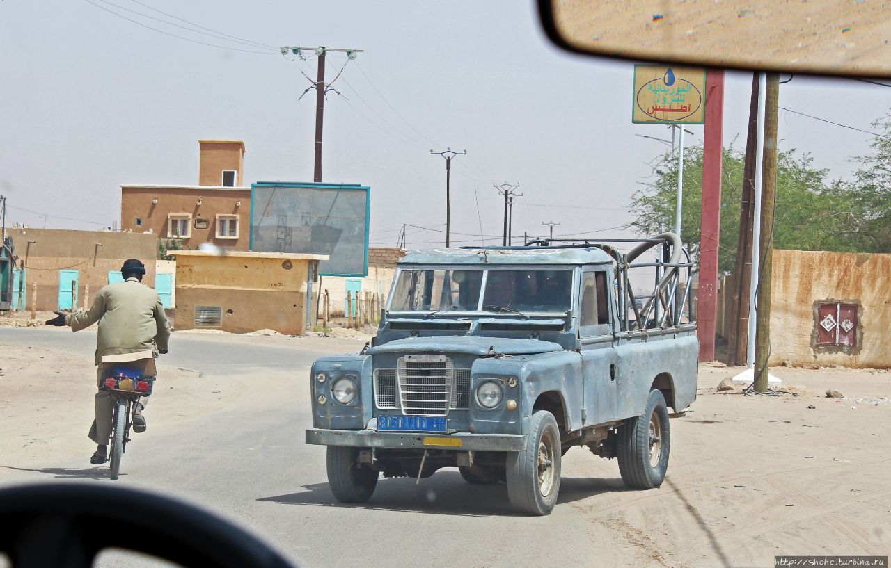 Атар — перекресток больших дорог в мавританской пустыне Атар, Мавритания