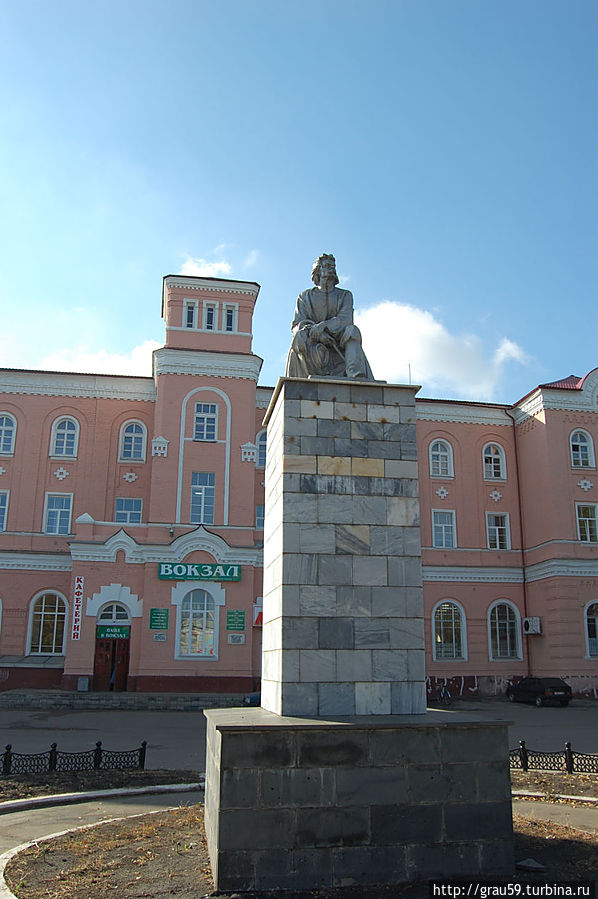 Памятник А.М.Горькому Борисоглебск, Россия
