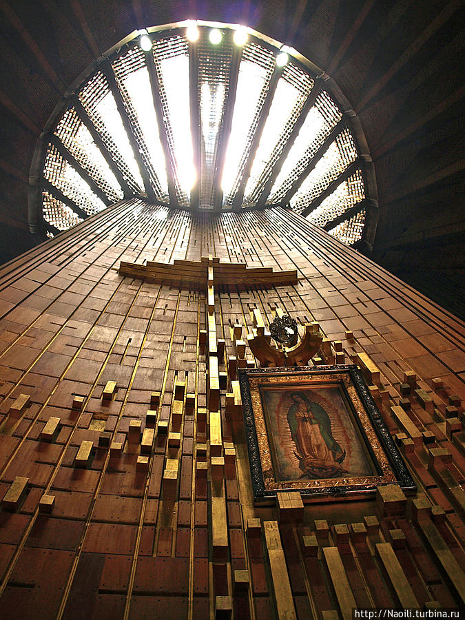 Базилика Святой Девы Марии Гвадалупской / Basílica de Santa María de Guadalupe