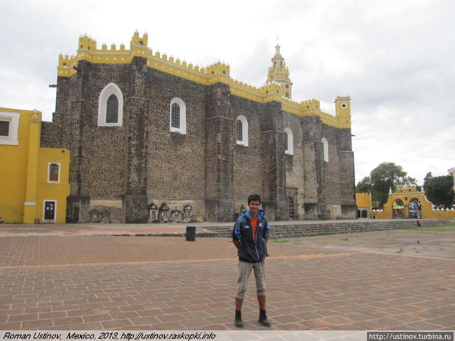 Чолула: самая большая в мире пирамида и контейнерный город Чолула, Мексика
