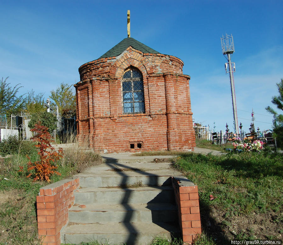 Кладбищенская часовня-склеп Хвалынск, Россия