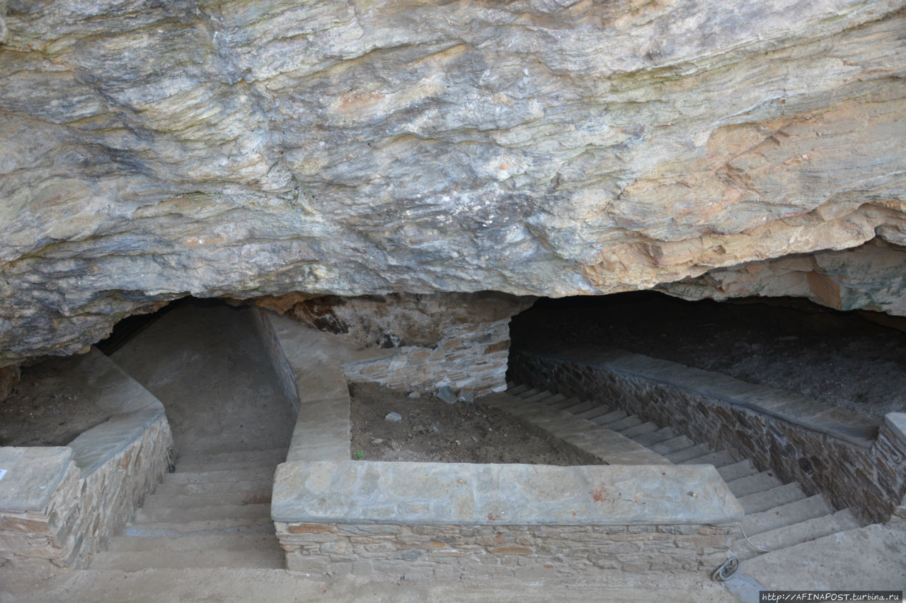 Пещера Катафики Дриопида, остров Кифнос, Греция