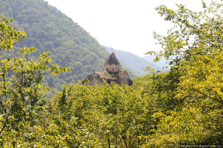 Монастырь в лесу Ерек Манкунк Монастырь, Азербайджан