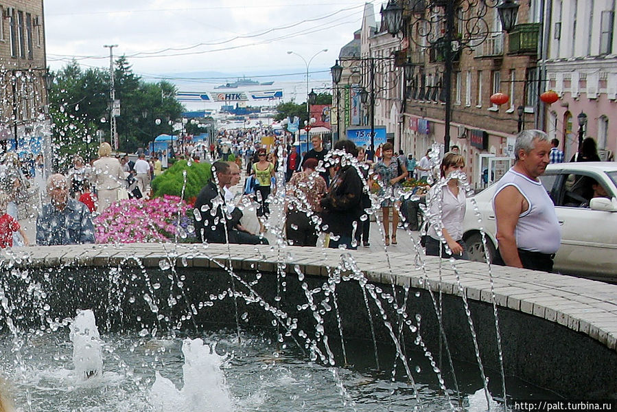 Улицу Адмирала Фокина еще называют владивостокским Арбатом. Владивосток, Россия