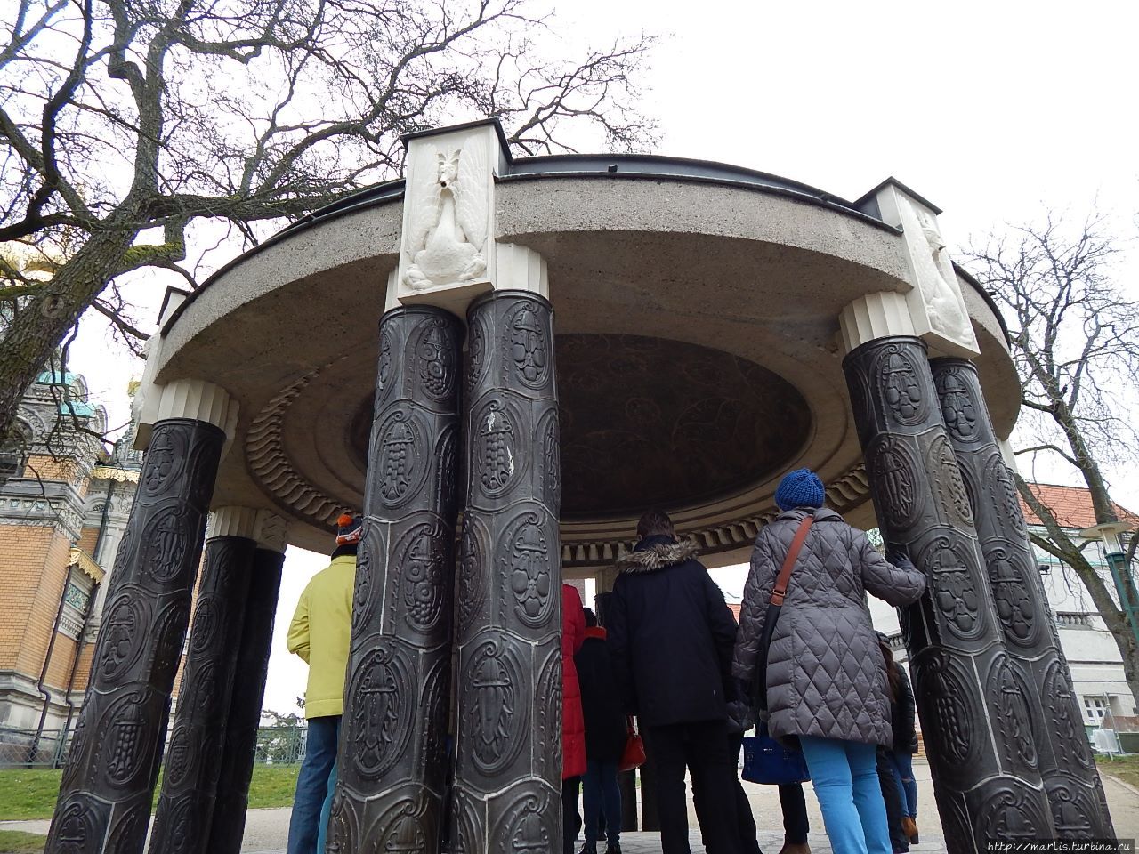 Керамический павильон с лебедями построен Альбин Мюллер к выставке 1914 года, купол обладает способностью усиливать звук Дармштадт, Германия