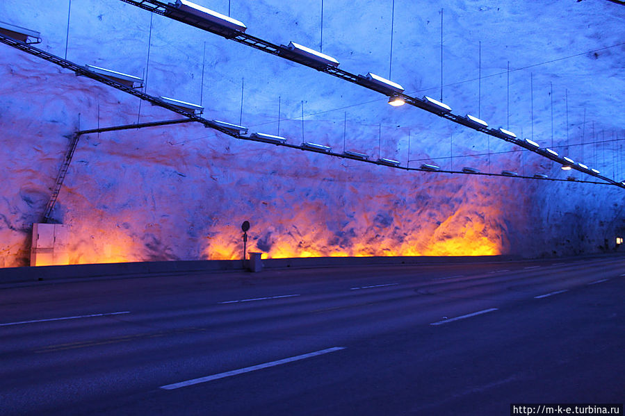 Полчаса под толщей горы. Самый длинный туннель Аурланд, Норвегия