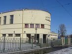 здание школы по индивидуальному проекту в Калининском районе С-Петербурга