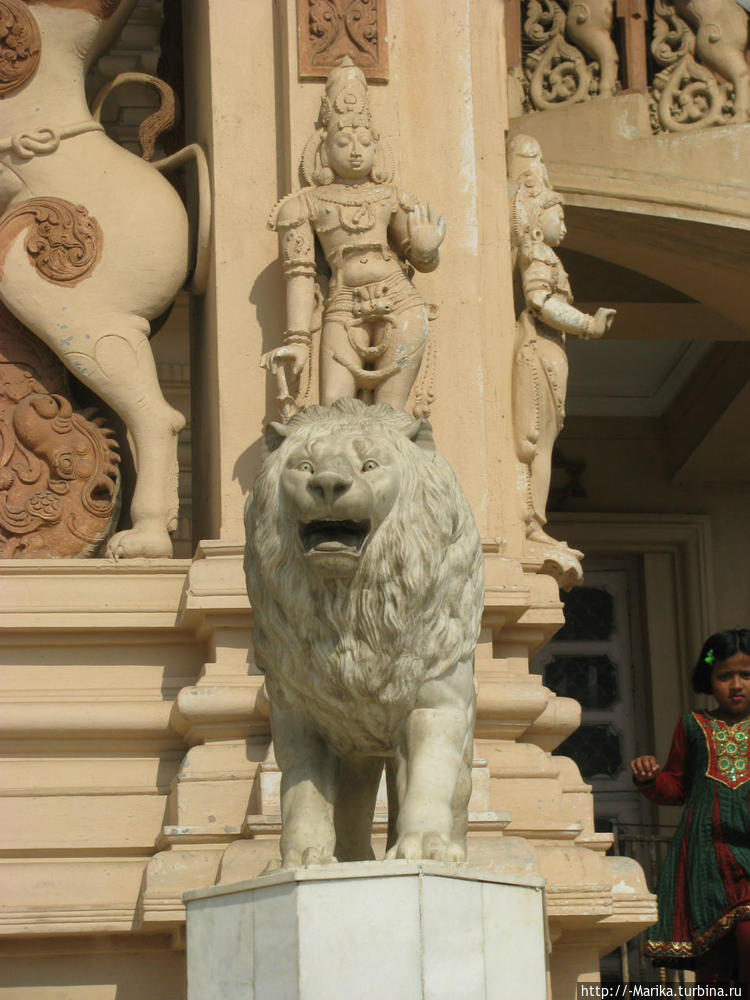 Чхатарпур, Нью-Дели, Инди