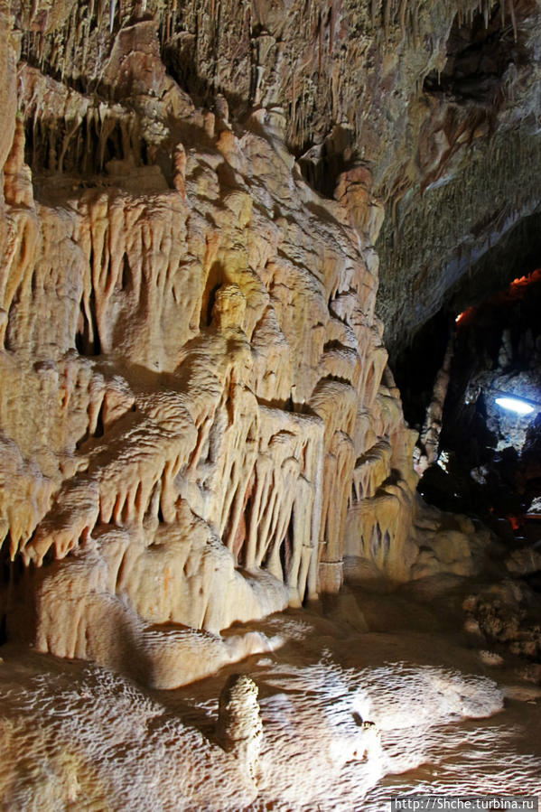 в конце пещеры есть участок, где продолжаются научные исследования... Петралона, Греция