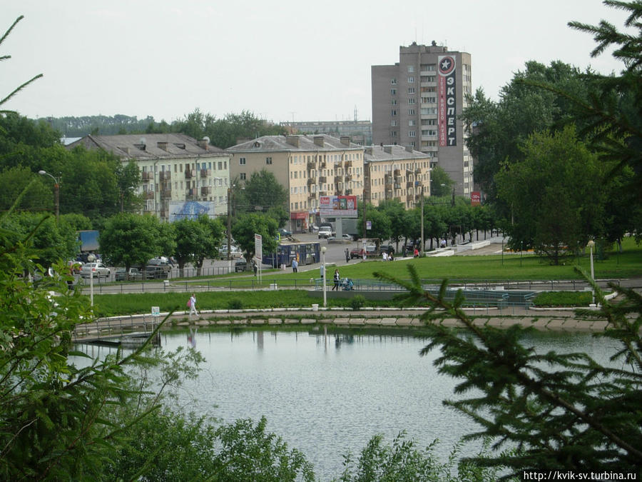 С верхней точки плотины взгляд на Октябрьский проспект. Киров, Россия С верхней точки плотины взгляд на Октябрьский проспект. Киров, Россия