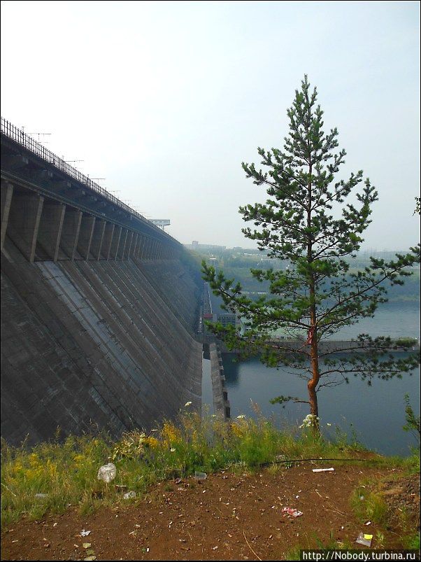 Грандиозная Братская ГЭС Братск, Россия