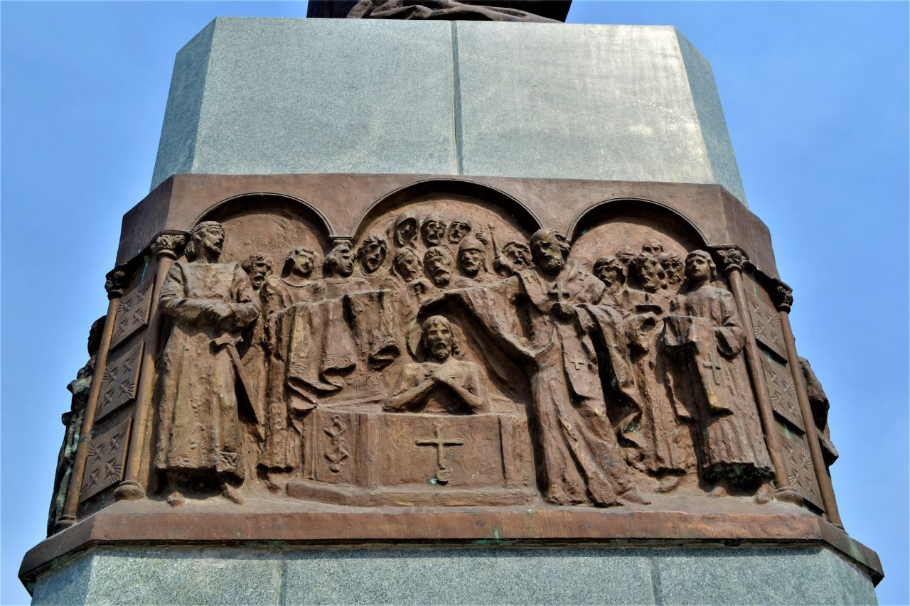 Памятник Святому Владимиру Астрахань, Россия