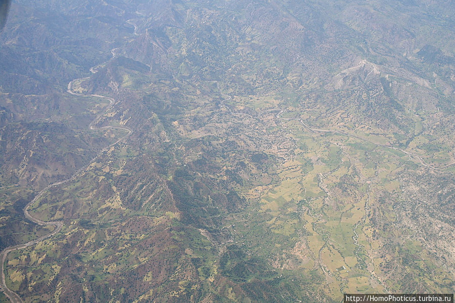 Сыменские горы с самолета Аксум, Эфиопия
