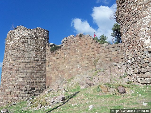 Стены крепости Кадифкале. Измир, Турция