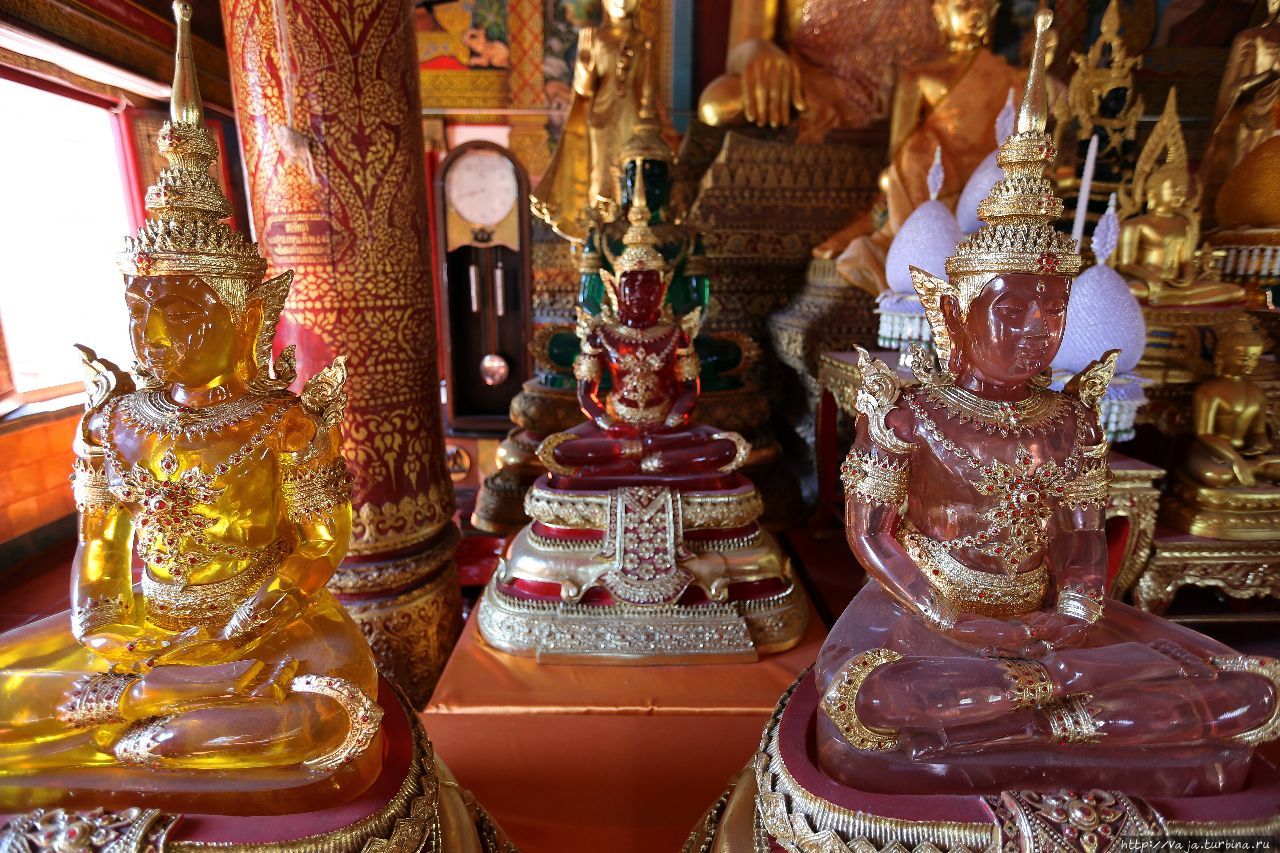 Храм Ват Пхра Сингх. Продолжение Чиангмай, Таиланд