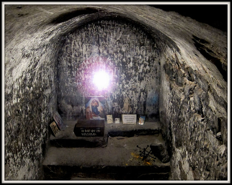 Без вспышки снимать там тяжело. Без вспышки снимать там тяжело.