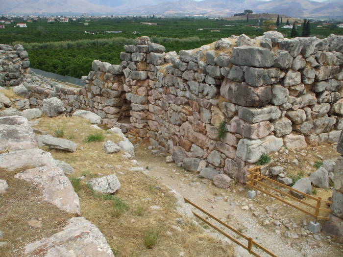 Тиринфа — руины античного города / Tiryns ancient town & archeologic site
