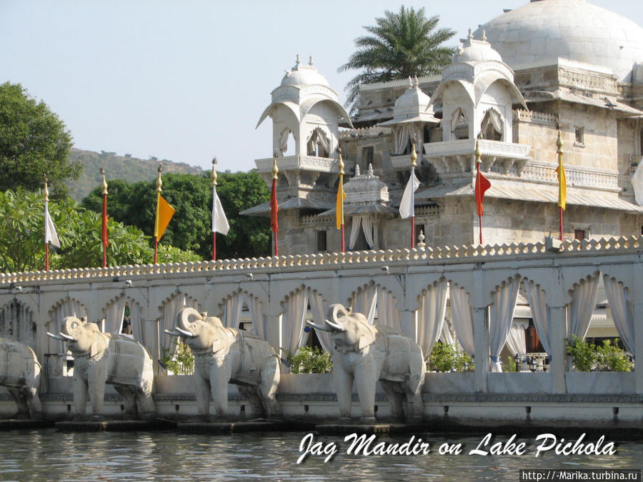 Дворец Jag Mandir на острове на озере Pichola, Удайпур, Раджастан, Индия Удайпур, Индия