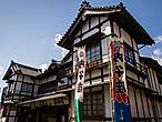 А вот и Утико-дза, местный театр кабуки. Не такой крутой, как Канамару-дза в Котохире, но всё равно впечатляет.