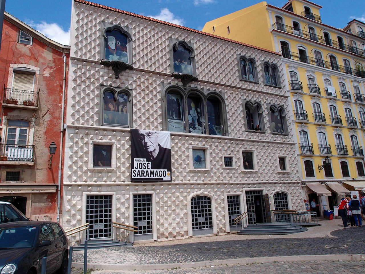Casa dos Bicos — интересный дом в центре города, построенный в 1523 году для Браза де Альбукерки — незаконнорожденного сына короля Альфонсо Лиссабон, Португалия