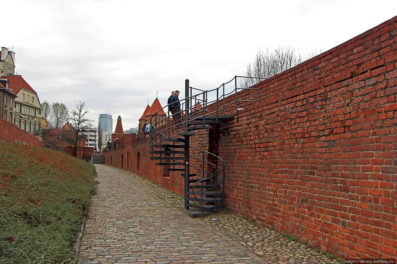 Барбакан Варшава, Польша