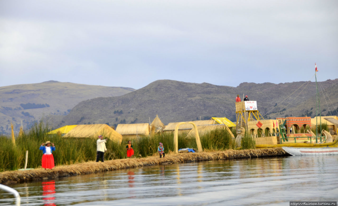 Тростниковые острова Урос плавающие острова, Перу Тростниковые острова Урос плавающие острова, Перу