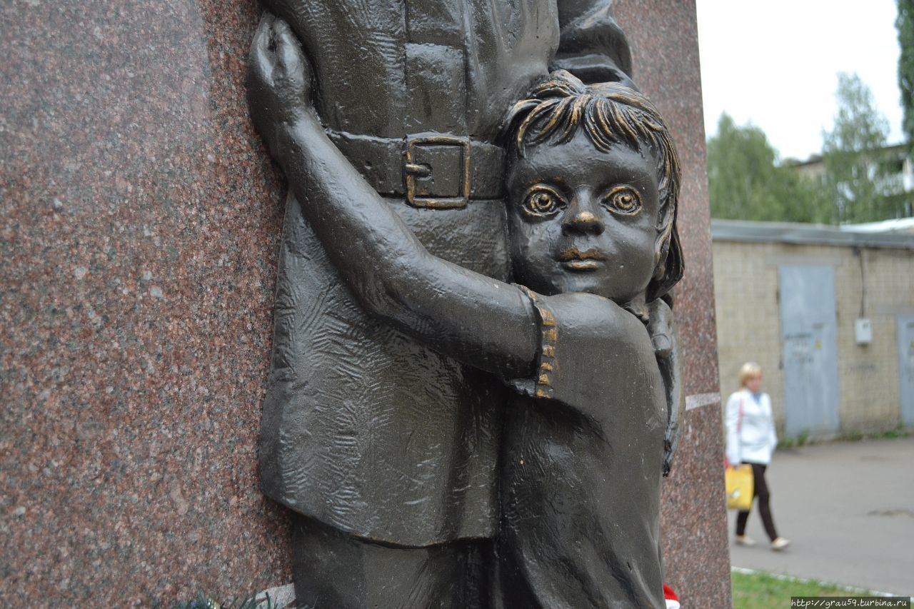 Памятник посвященный детям войны