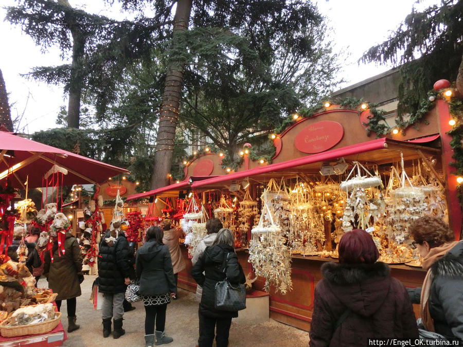 Рождественская ярмарка в Бользано Земля Тироль, Австрия