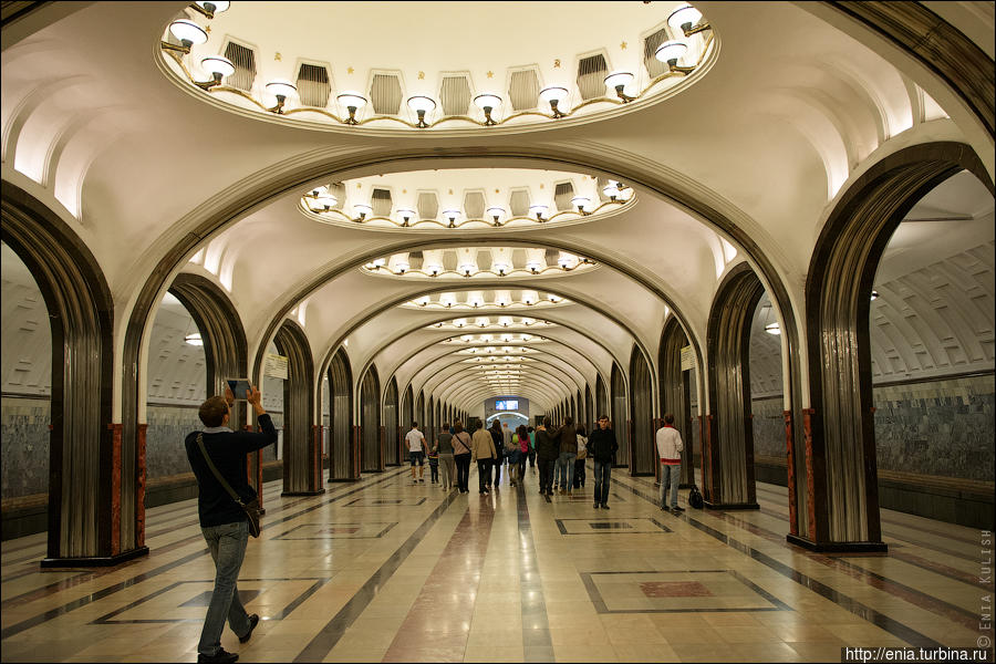 Экскурсия по московскому метро Москва, Россия